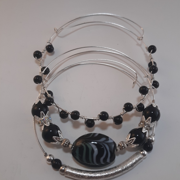 Stacking expandable bangles - Picture 2 of 3